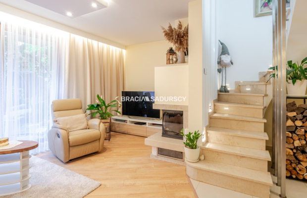 Dom z kominkiem i fotowoltaiką