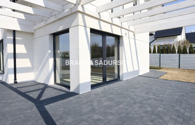 Nowoczesny dom  z ogrodem 155m2