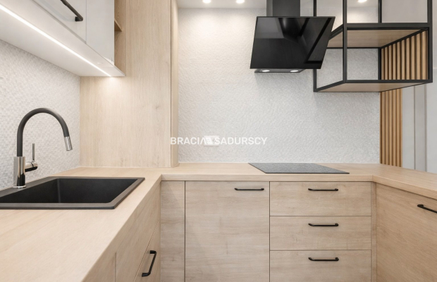 Zielona Oaza Nowoczesny Dom w Stylu Stodoły