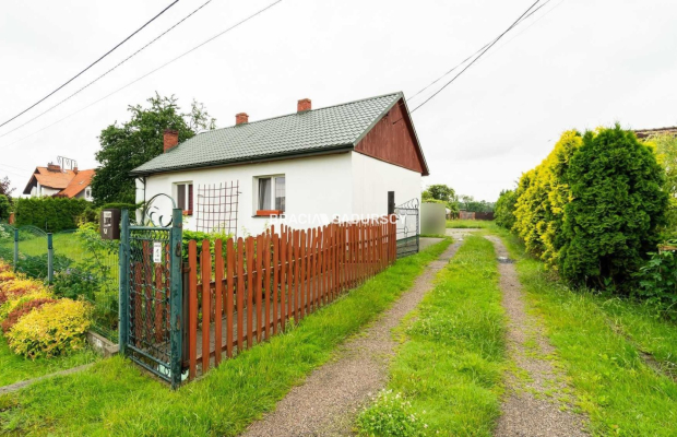 Duża działka z domem do remontu 