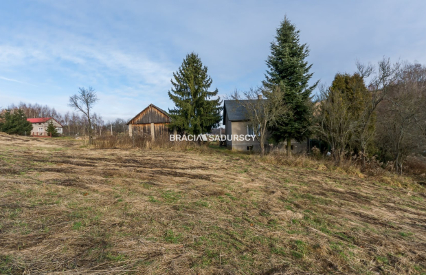 działka z domem w Naramie