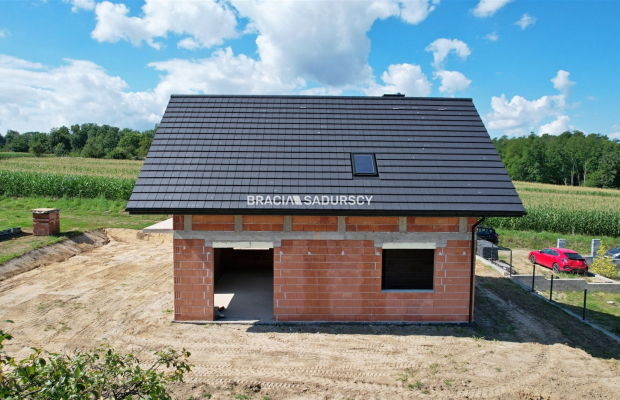 Dom w Brzezince, gm Brzeźnica