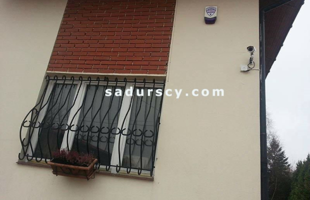 Dom 440m 2  na własnej działce 1700m 2  w Piasecznie. Cisza, zieleń, dobra infrastruktura.   
 
 Trzy kondygnacje naziemne. Sal