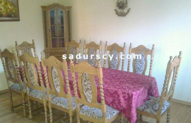 Dom 440m 2  na własnej działce 1700m 2  w Piasecznie. Cisza, zieleń, dobra infrastruktura.   
 
 Trzy kondygnacje naziemne. Sal