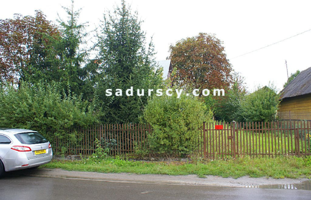 Działka 2100m2  z domem z dobudówką, razem 4 pokoje z kuchnią, łazienką, we wsi Niedźwiada Duża, ok. 15 km od Kazimierza Dolneg