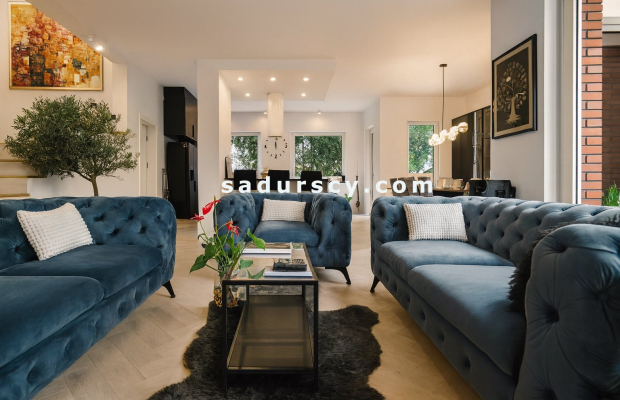 Pięknie wykończony, przestronny, skrajny dom szeregowy 285m2 na działce 358m2 w Józefosławiu, na obrzeżach Ursynowa.     
 
Now