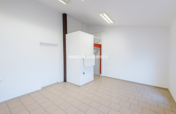 Widoczny lokal usługowy - 10m2 - obok Carrefour