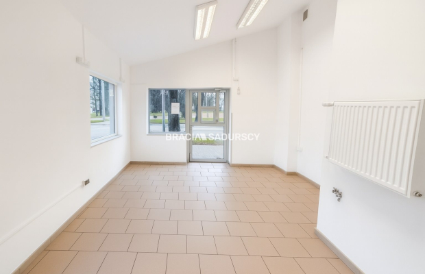 Widoczny lokal usługowy - 10m2 - obok Carrefour