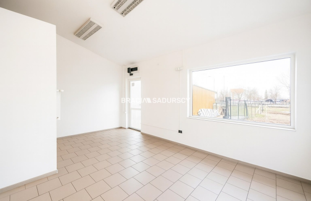 Widoczny lokal usługowy - 10m2 - obok Carrefour