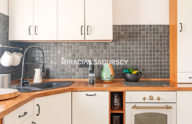 2-pok/bardzo przestronne/garderoba/garaz/piwnica