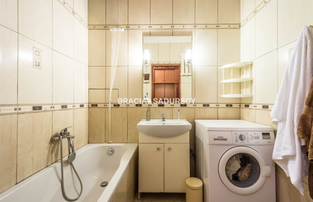 3 pok w samym centrum ul. Krowoderska