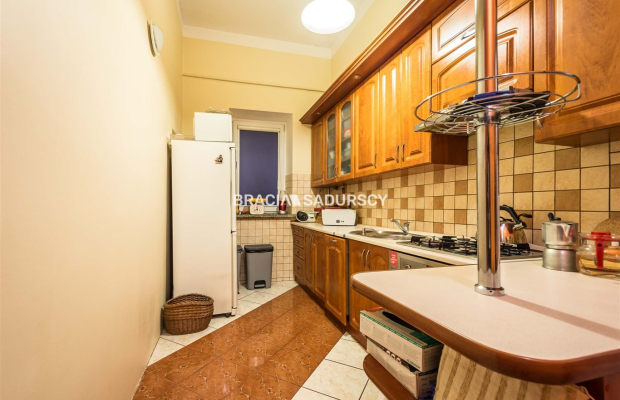 3 pok w samym centrum ul. Krowoderska