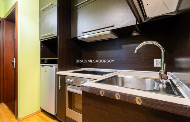 2-POKOJOWE MIESZKANIE W ODRESTAUROWANEJ KAMIENICY