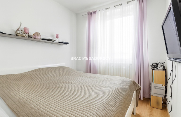 Dwupokojowe z osobną kuchnią. Ulica Felińskiego.