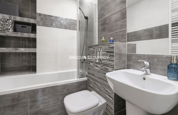 Dwupokojowe z osobną kuchnią. Ulica Felińskiego.