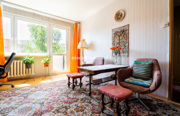 Aleksandry, mieszkanie z widokiem na zieleń.