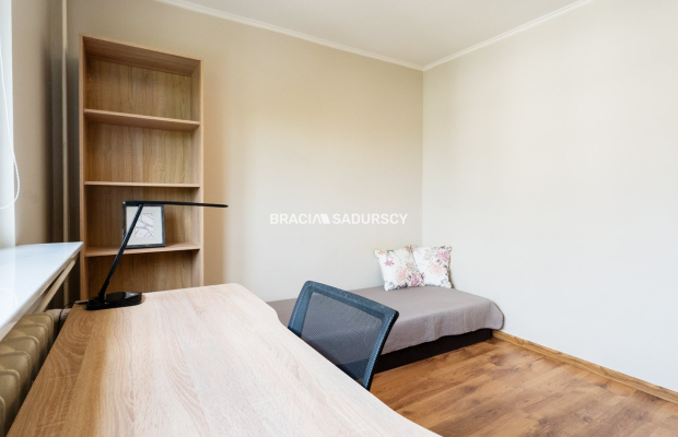 3-pokojowe mieszkanie z loggią- Zawodzie