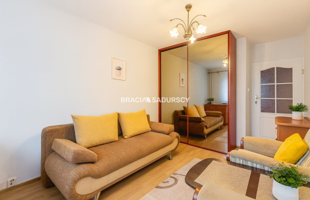 Przytulne 2 pok z osobną Kuchnią os. Oświecenia.