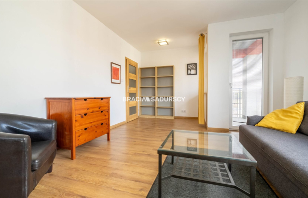 PRZESTRONNE, SŁONECZNE 2-POKOJOWE Z BALKONEM