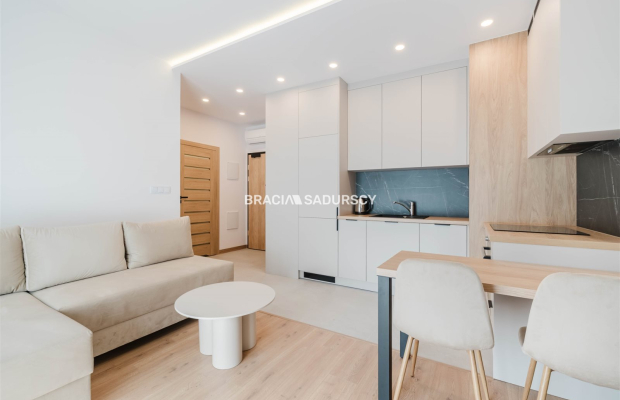 2 POK OK 35,4 M2 BLISKO CENTRUM Z DUŻYM BALKONEM 