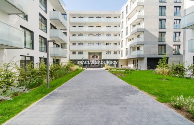 2 POK OK 35,4 M2 BLISKO CENTRUM Z DUŻYM BALKONEM 