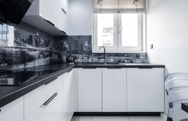 Sprzedam 2-pok/garaż/kom.lok/Górka Narodowa 42,8m2