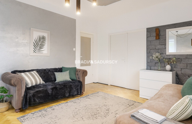 Stare Podgórze, 2 pokoje + kuchnia/balkon