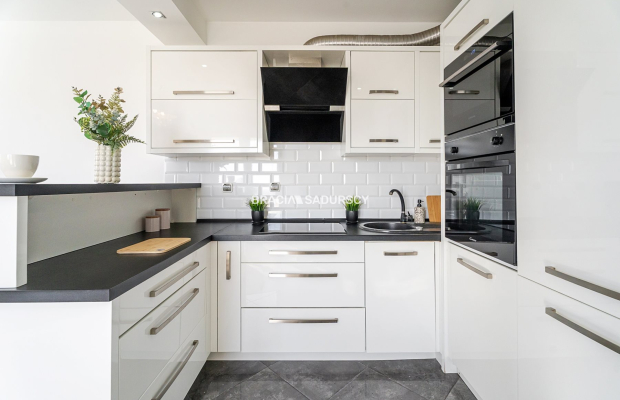 3 pok z osobną kuchnią - 29 Listopada.