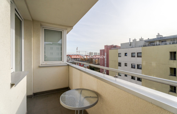 3 pok z osobną kuchnią - 29 Listopada.