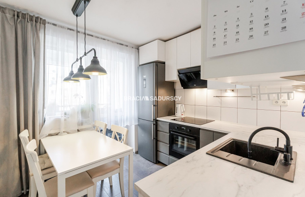 2 pok z osobną kuchnią i balkonem ul. Lipska