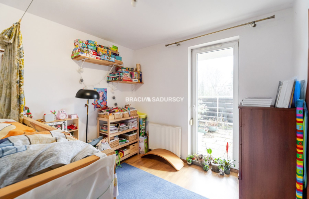 3-pok z dużym tarasem w spokojnej okolicy