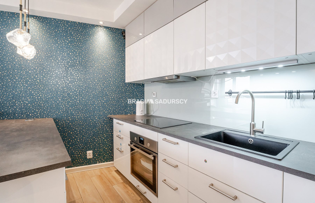 Komfortowe 3 pokoje z garażem oraz kom. lok.