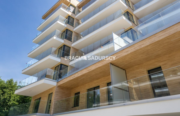 Mieszkanie z Imponującą Wysokością Pomieszczeń!