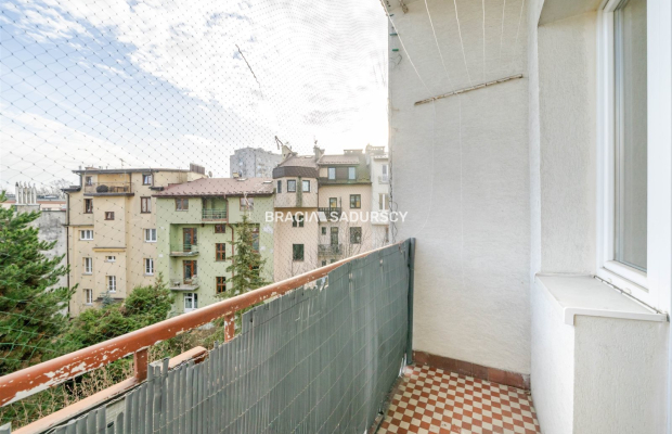 59m2 3 pok+os kuchnia Ul.Staszczyka Bronowice