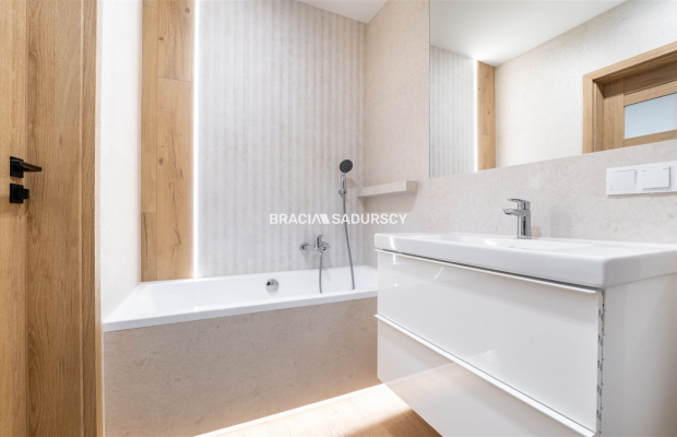 Piękne mieszkanie z widokiem na zieleń w centrum 