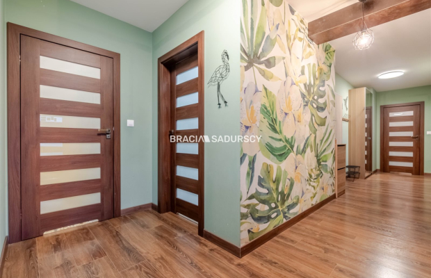 4 pokoje/106m2/ taras 40m2/ 2 łazienki/dla rodzin