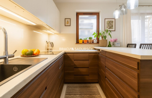 Strzeżone/77 m2/ oś. Mozarta/2 miejsca w garażu