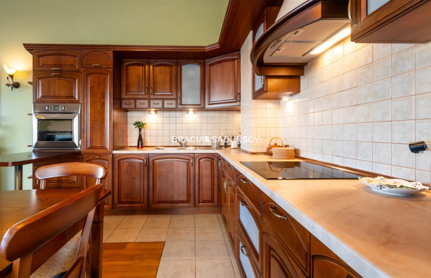 Apartament z ogrodem na Woli Justowskiej 