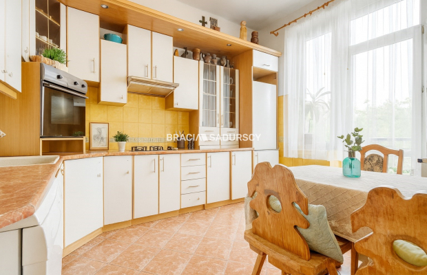 102m2, ścisłe Centrum, klimatycznie w kamienicy