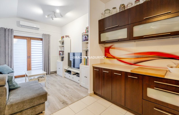 Przestronne i dobrze doświetlone / klimatyzacja