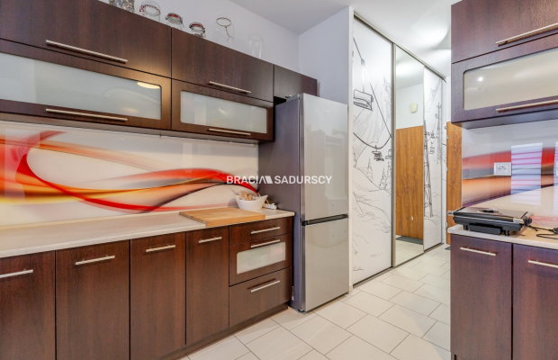 Przestronne i dobrze doświetlone / klimatyzacja