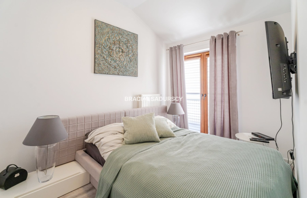 Przestronne i dobrze doświetlone / klimatyzacja