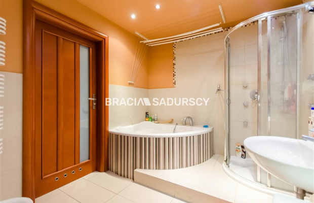 Eleganckie mieszkanie w zabytkowej kamienicy