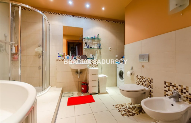 Eleganckie mieszkanie w zabytkowej kamienicy