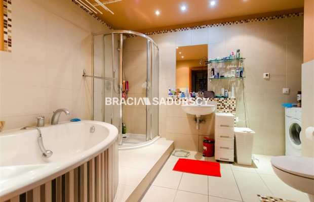 Eleganckie mieszkanie w zabytkowej kamienicy