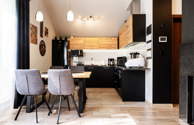 83m2+238m2 ogródek+dwa m. postojowe