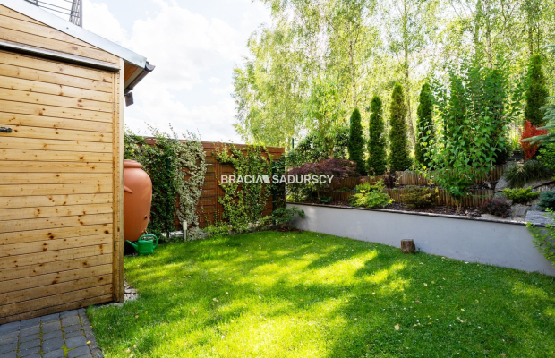 83m2+238m2 ogródek+dwa m. postojowe