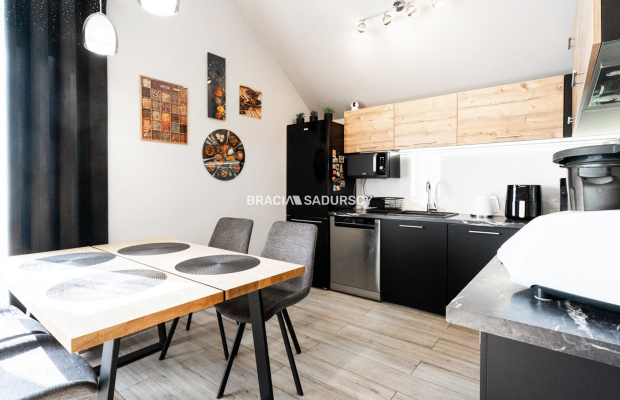 83m2+238m2 ogródek+dwa m. postojowe