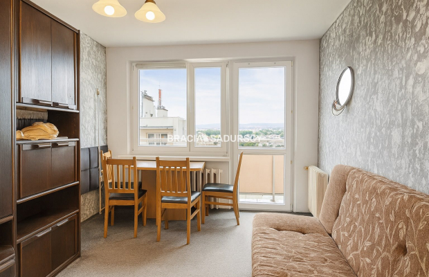 3 POKOJOWE USTAWNE DO REMONTU 52M2 UGOREK