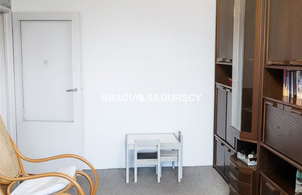 3 POKOJOWE USTAWNE DO REMONTU 52M2 UGOREK